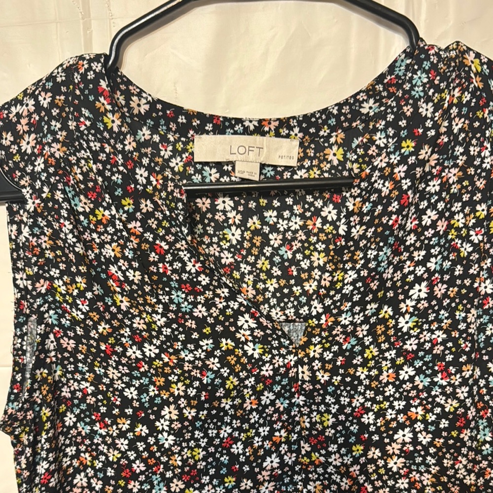 LOFT Black and Green Sleeveless Blouse